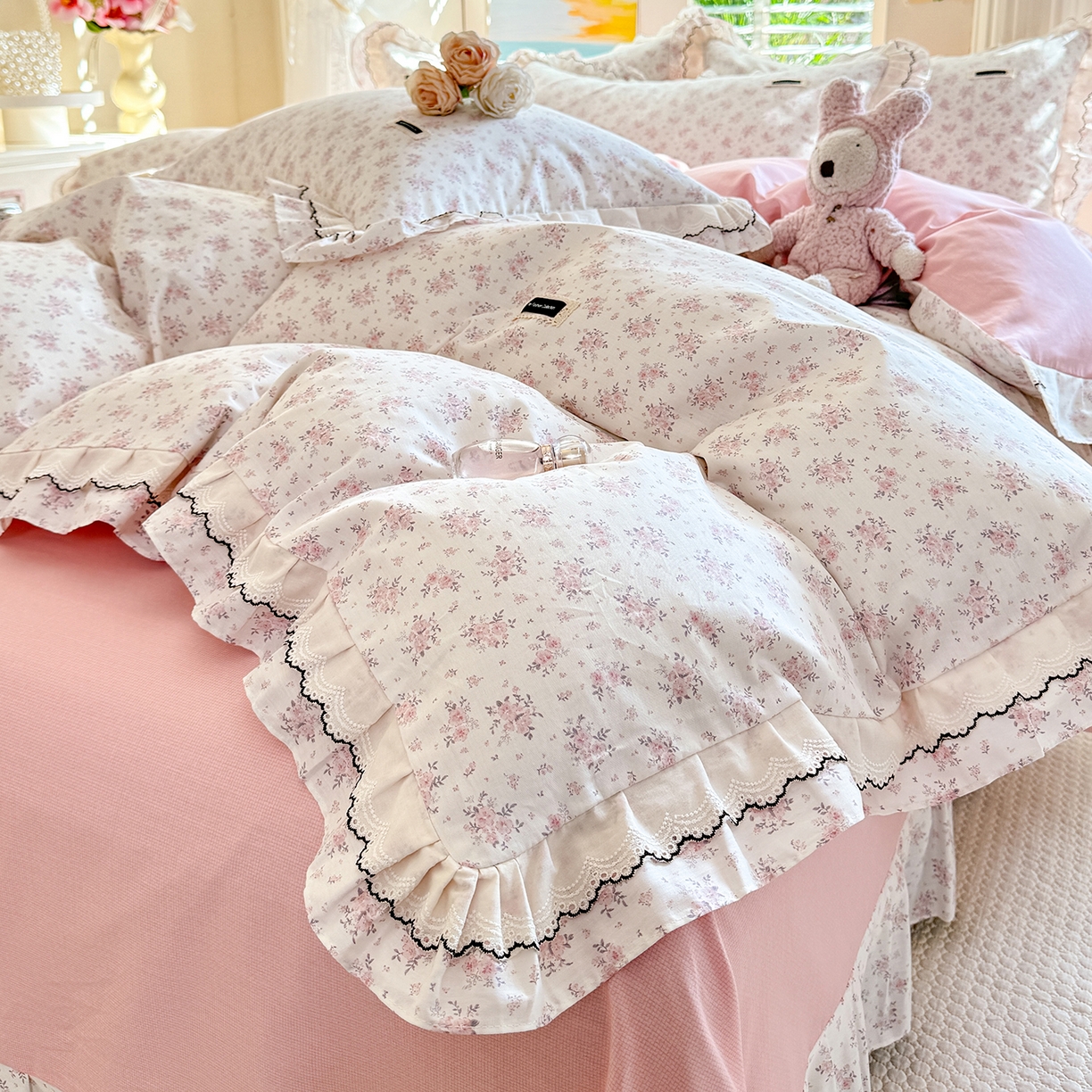 91家纺网 家纺一手货源 找家纺 艾唯希家纺 2026新款全棉双层花边工艺四件套-第二批 樱时-粉