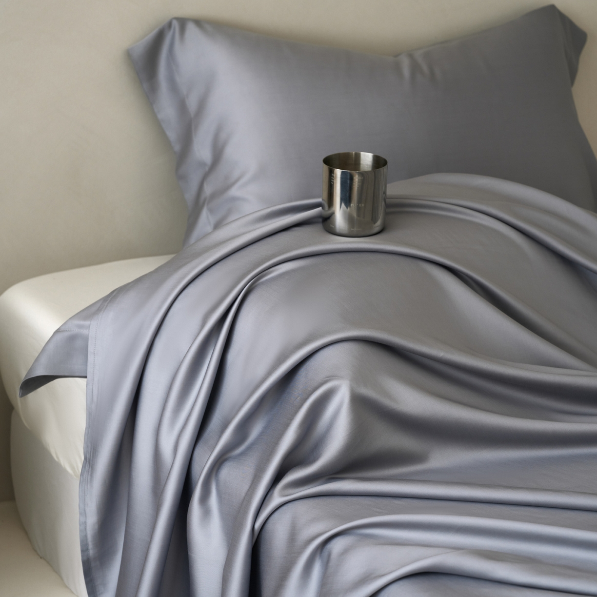 91家纺网 家纺一手货源 找家纺 简纯主义 2026新款100S超细旦进口兰精天丝单床单床单单件 暮蓝