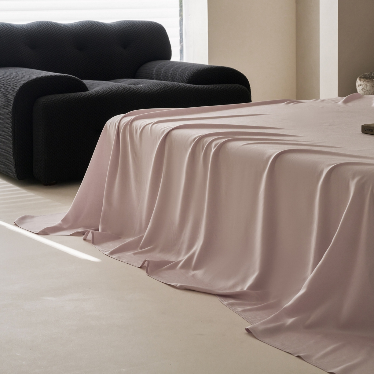 91家纺网 家纺一手货源 找家纺 简纯主义 2026新款100S超细旦进口兰精天丝单床单床单单件 柔霜粉