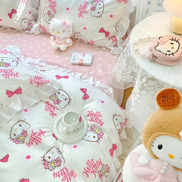 91家纺网 家纺一手货源 找家纺 朵希曼 2026新款全棉纯棉三丽鸥花边款四件套 花边款-雏菊凯蒂