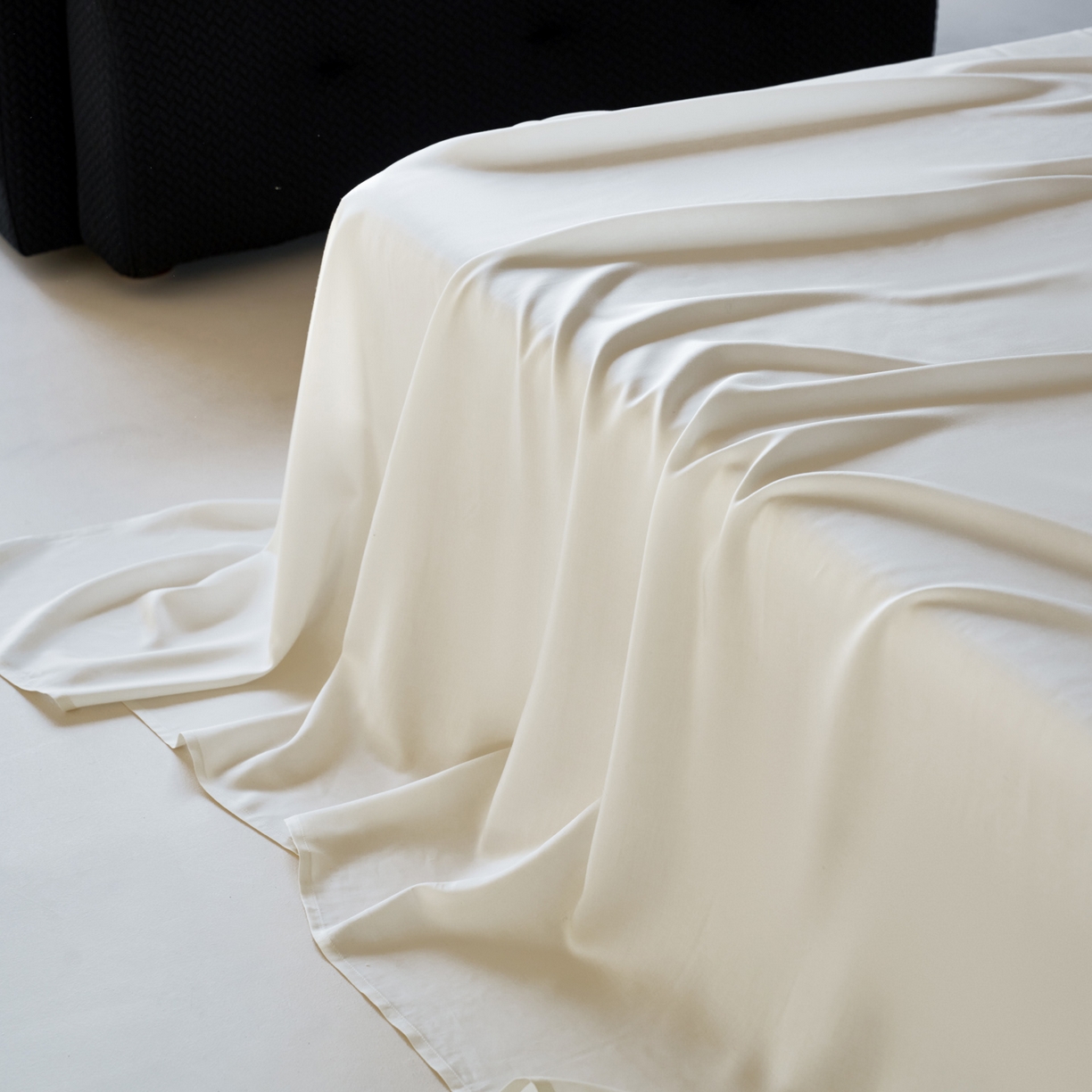 91家纺网 家纺一手货源 找家纺 简纯主义 2026新款100S超细旦进口兰精天丝单床单床单单件 杏仁白