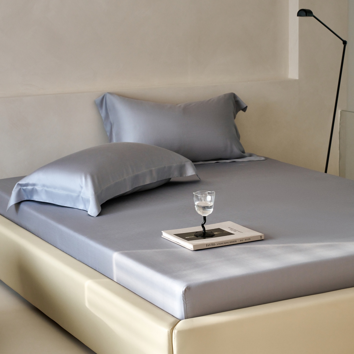 91家纺网 家纺一手货源 找家纺 简纯主义 2026新款100S超细旦进口兰精天丝单床笠床笠单件 暮蓝