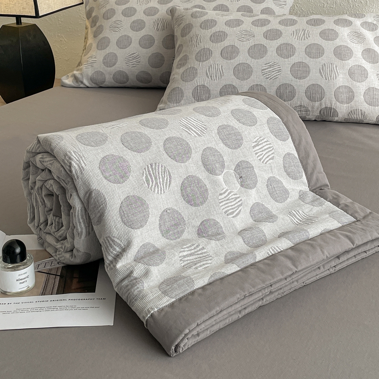 91家纺网 家纺一手货源 找家纺 （总）绒城 2026新款全棉色织提花三层纱夏被夏凉被空调被-华美