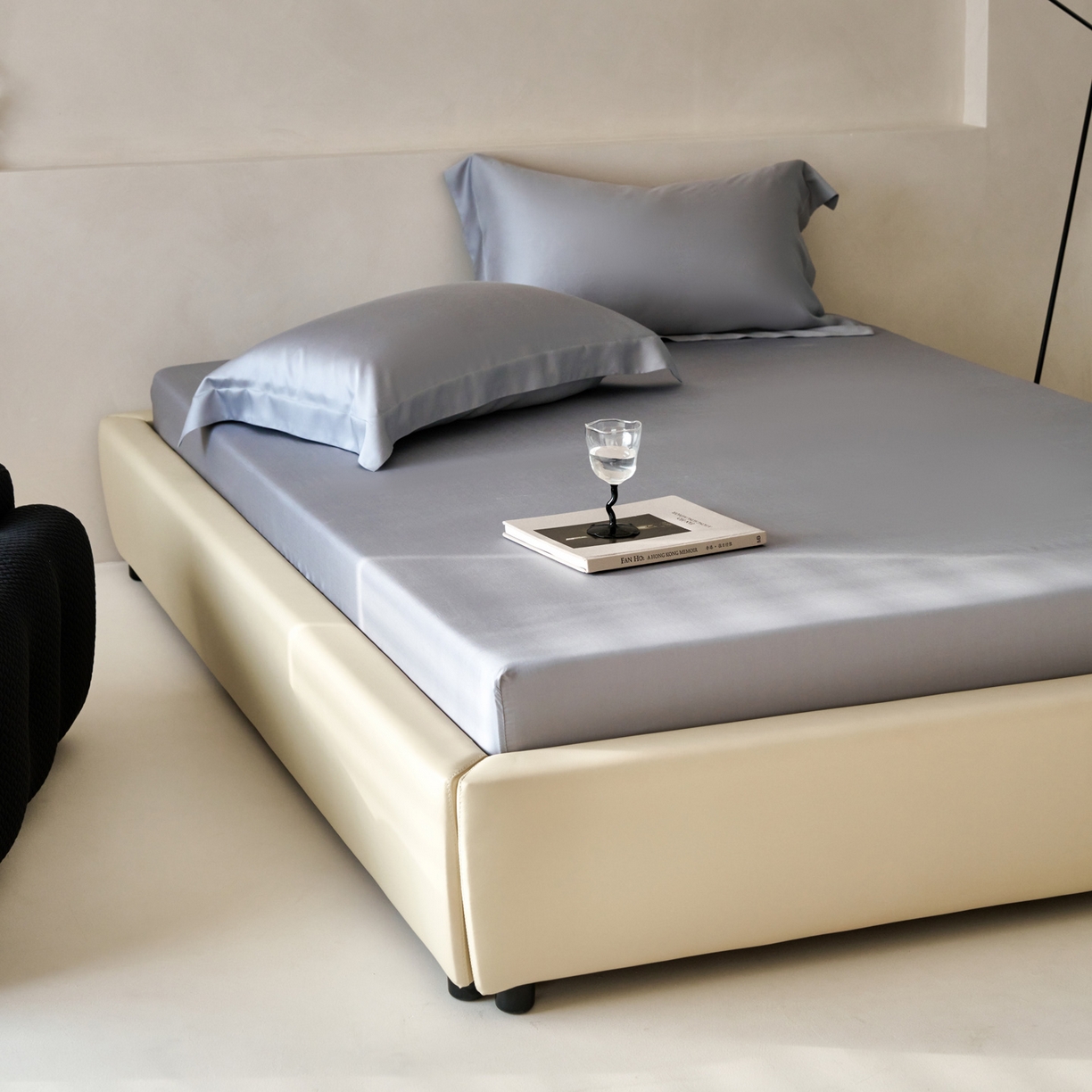 91家纺网 家纺一手货源 找家纺 简纯主义 2026新款100S超细旦进口兰精天丝单床笠床笠单件 暮蓝