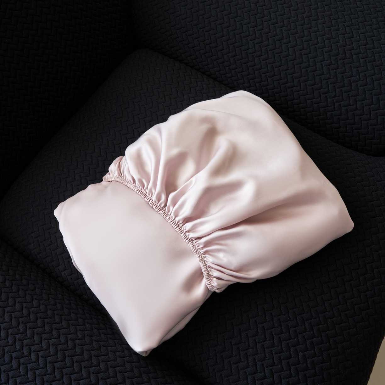 91家纺网 家纺一手货源 找家纺 简纯主义 2026新款100S超细旦进口兰精天丝单床笠床笠单件 柔霜粉