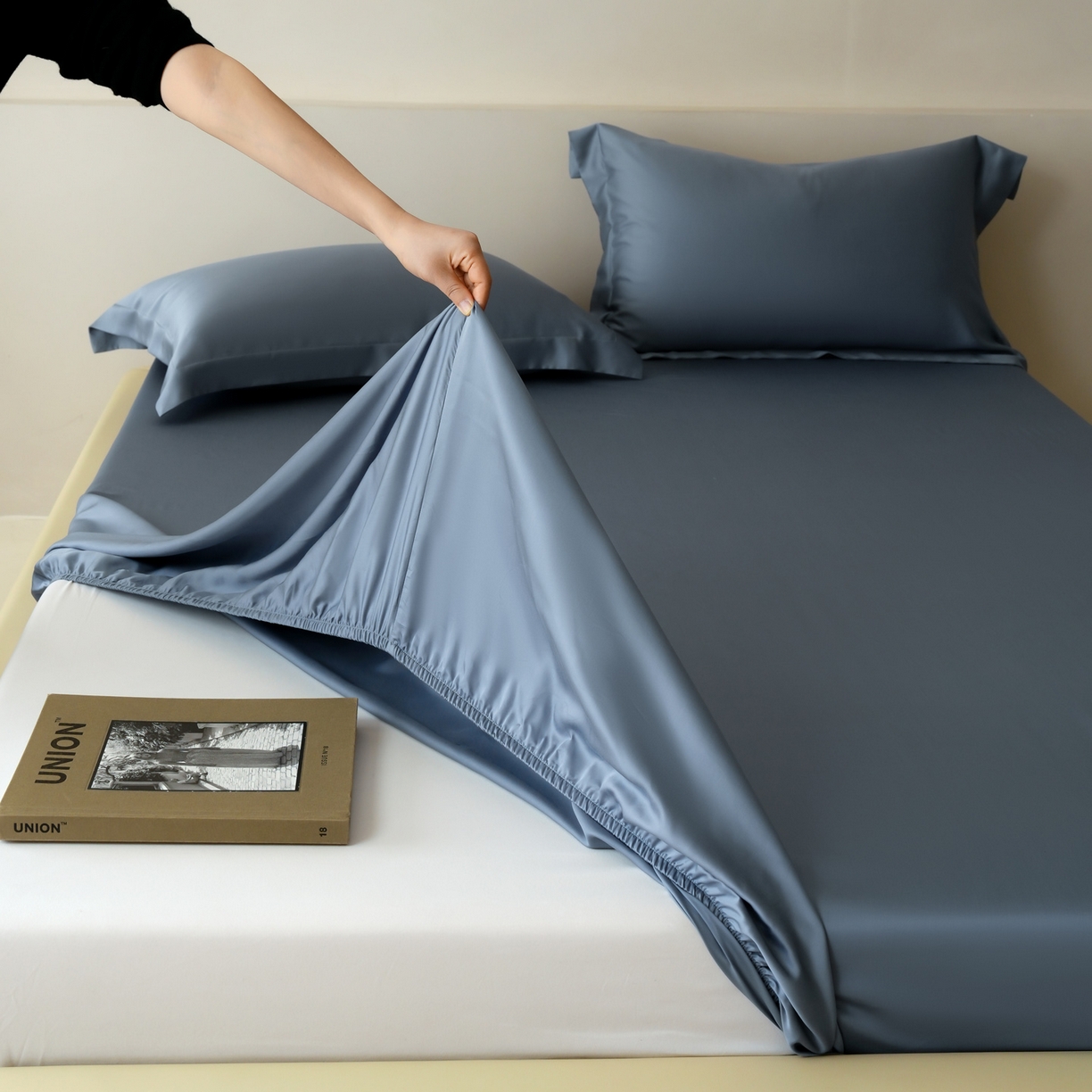 91家纺网 家纺一手货源 找家纺 简纯主义 2026新款100S超细旦进口兰精天丝单床笠床笠单件 太妃灰