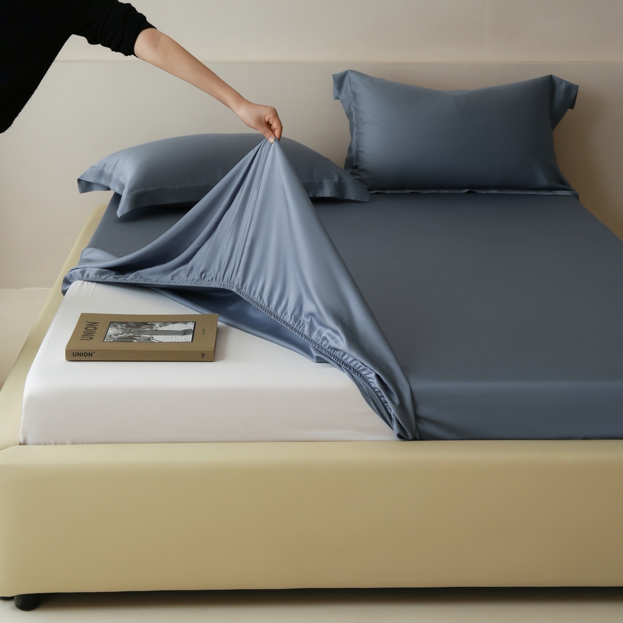 91家纺网 家纺一手货源 找家纺 简纯主义 2026新款100S超细旦进口兰精天丝单床笠床笠单件 太妃灰