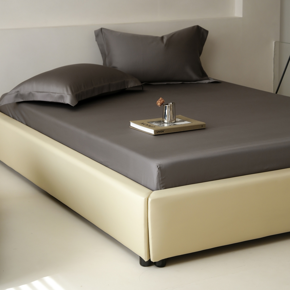 91家纺网 家纺一手货源 找家纺 简纯主义 2026新款100S超细旦进口兰精天丝单床笠床笠单件 雾迷