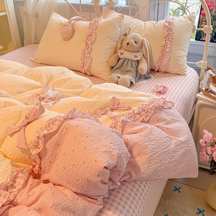 91家纺网 家纺一手货源 找家纺 子钦家纺 2026春夏新款提花泡芙棉甜系格子软乎乎的治愈床品花边蝴蝶结床单床笠四件套-邹邹奶芙 邹邹奶芙-奶粉波点