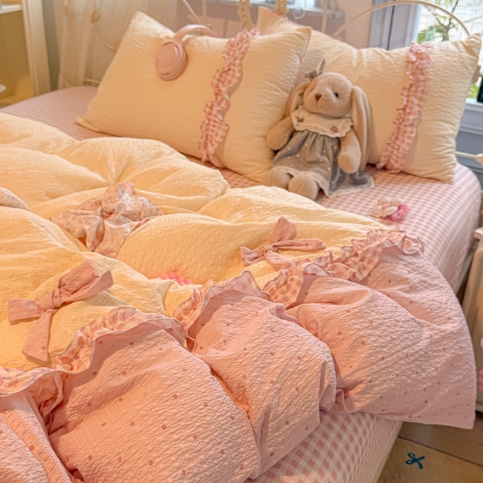 91家纺网 家纺一手货源 找家纺 子钦家纺 2026春夏新款提花泡芙棉甜系格子软乎乎的治愈床品花边蝴蝶结床单床笠四件套-邹邹奶芙 邹邹奶芙-奶粉波点