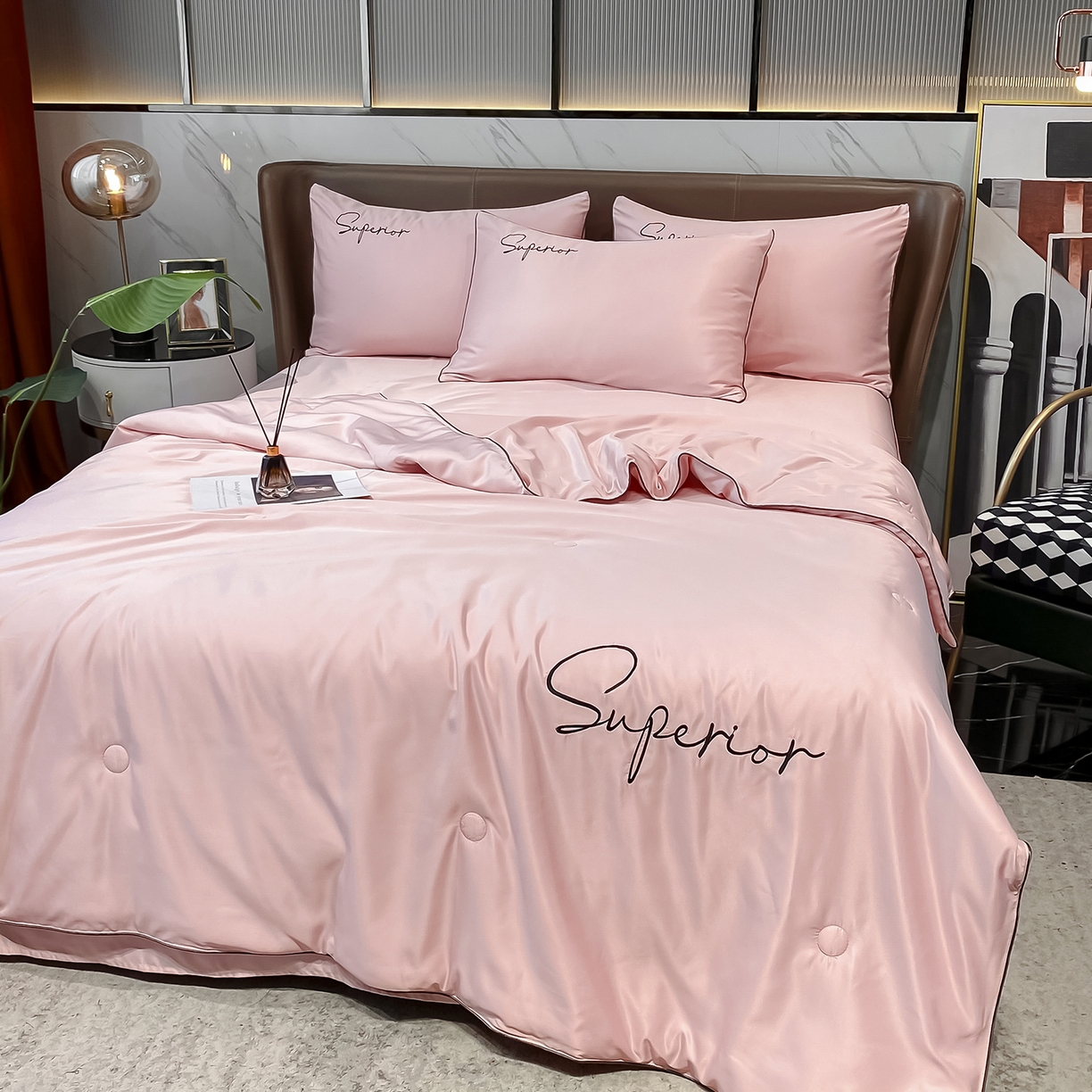 91家纺网 家纺一手货源 找家纺 绒城 2026新款字母刺绣水洗天丝夏被夏凉被空调被四件套-字母 字母豆沙