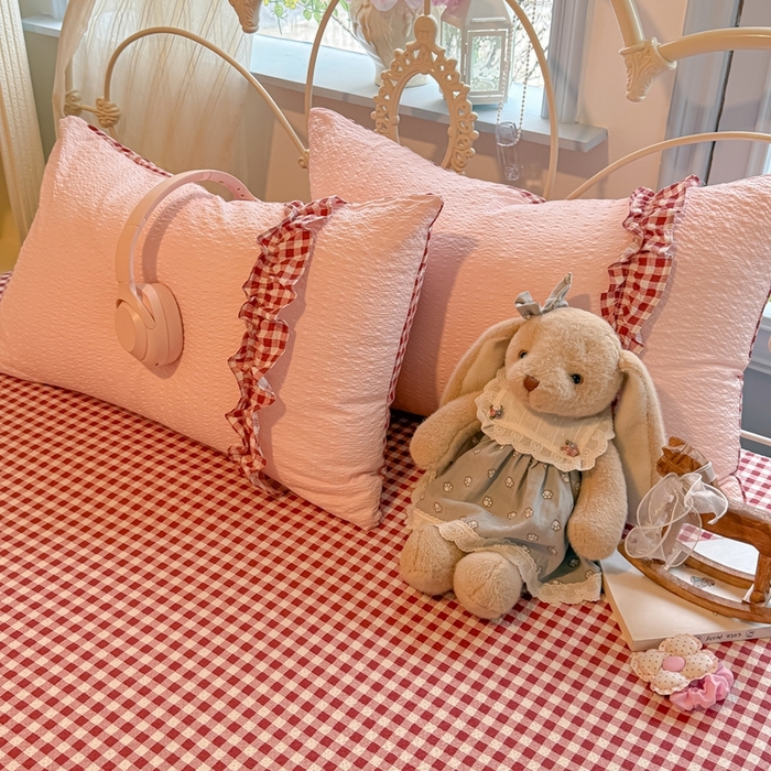 91家纺网 家纺一手货源 找家纺 子钦家纺 2026春夏新款提花泡芙棉甜系格子软乎乎的治愈床品花边蝴蝶结床单床笠四件套-邹邹奶芙 邹邹奶芙-奶红波点