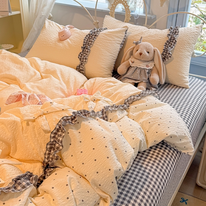 91家纺网 家纺一手货源 找家纺 子钦家纺 2026春夏新款提花泡芙棉甜系格子软乎乎的治愈床品花边蝴蝶结床单床笠四件套-邹邹奶芙 邹邹奶芙-奶灰波点