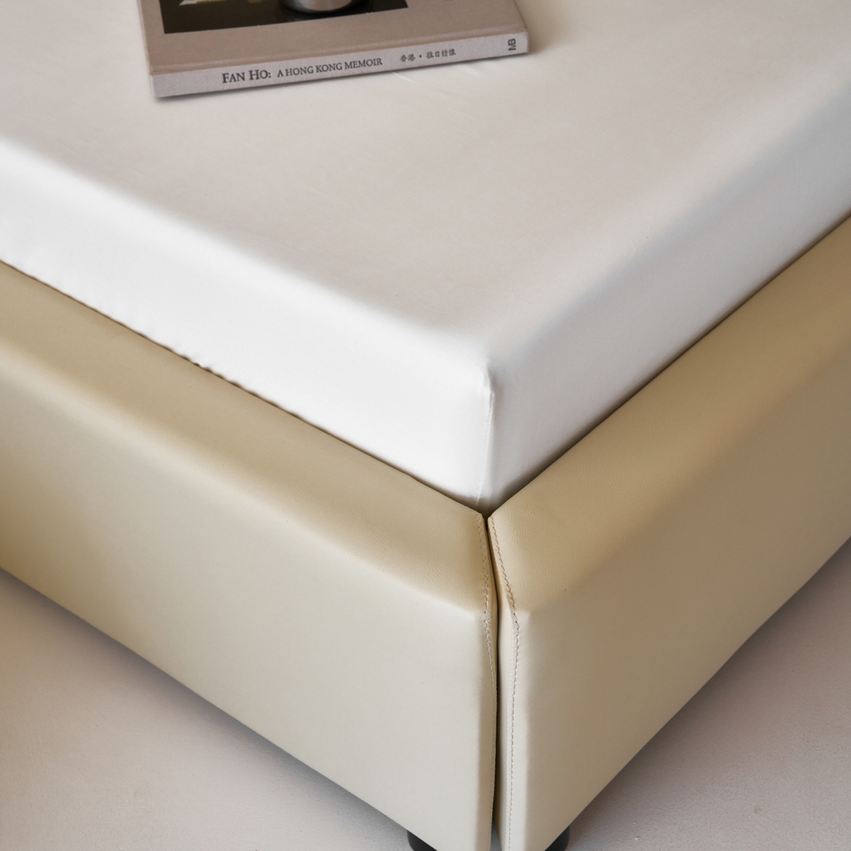 91家纺网 家纺一手货源 找家纺 简纯主义 2026新款100S超细旦进口兰精天丝单床笠床笠单件 杏仁白