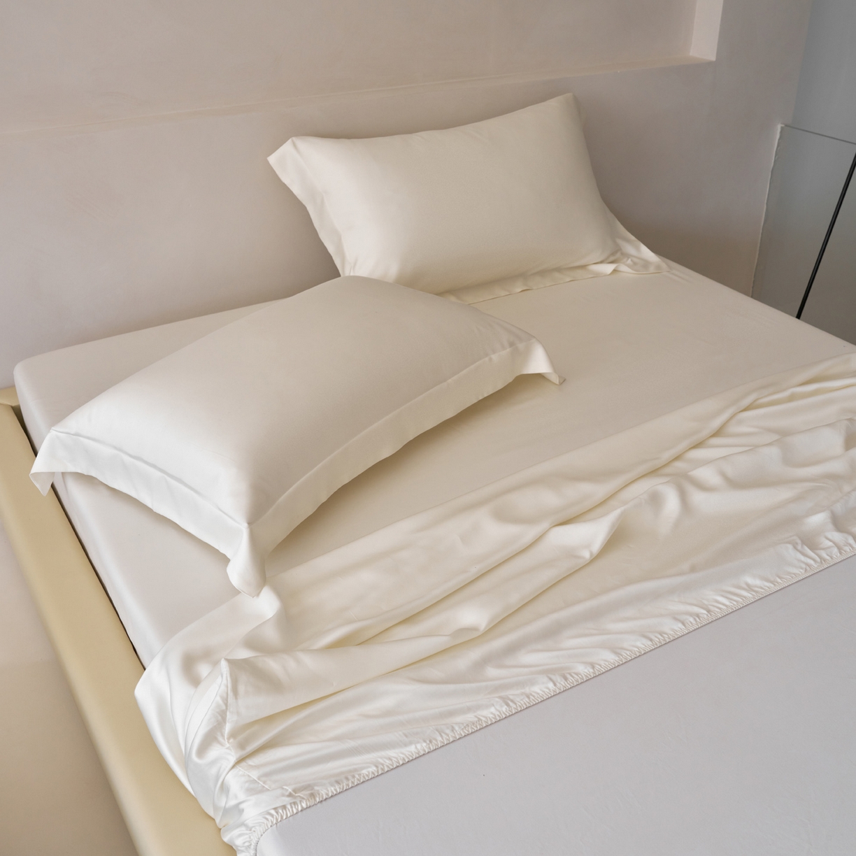 91家纺网 家纺一手货源 找家纺 简纯主义 2026新款100S超细旦进口兰精天丝单床笠床笠单件 杏仁白