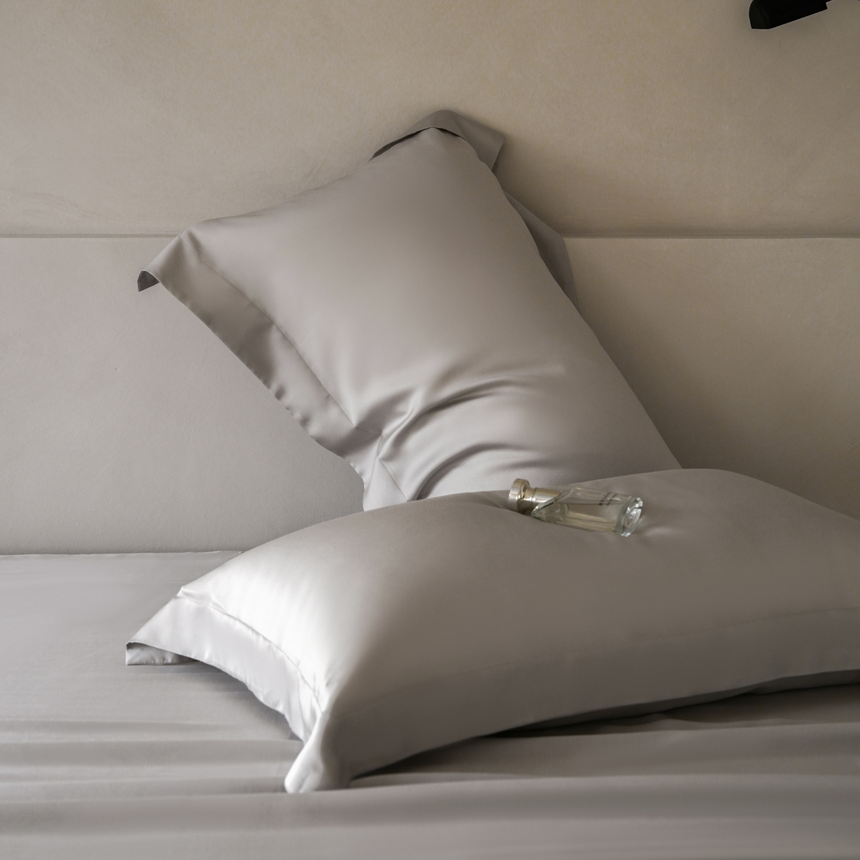 91家纺网 家纺一手货源 找家纺 简纯主义 2026新款100S超细旦进口兰精天丝单枕套枕套单件 经典灰