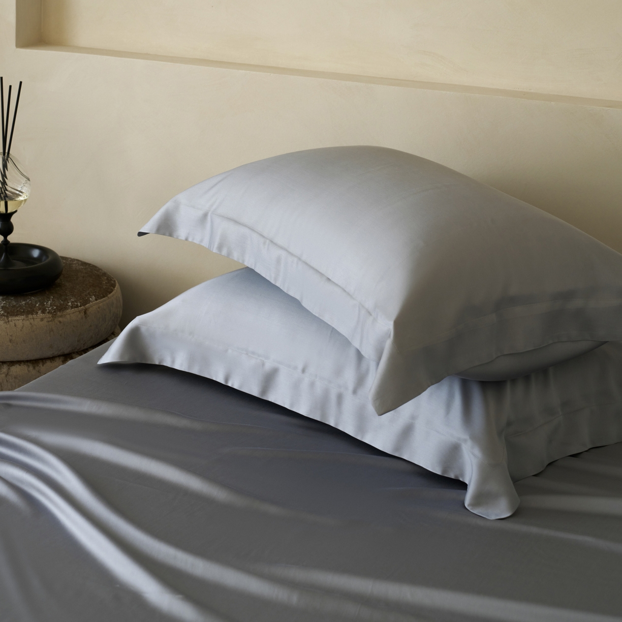 91家纺网 家纺一手货源 找家纺 简纯主义 2026新款100S超细旦进口兰精天丝单枕套枕套单件 暮蓝