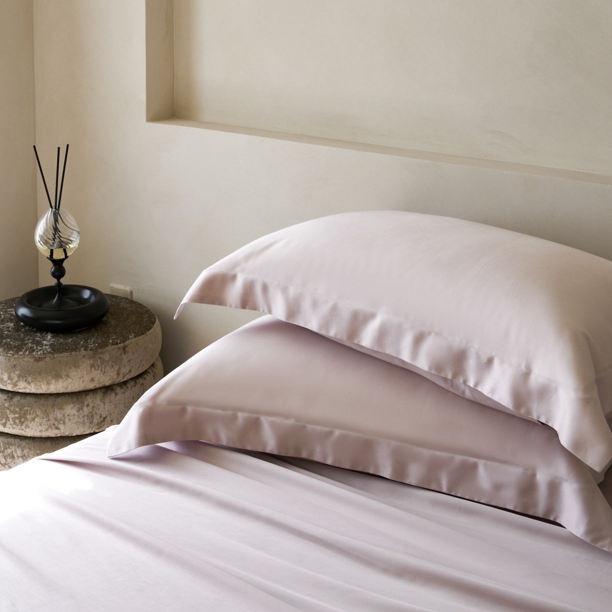 91家纺网 家纺一手货源 找家纺 简纯主义 2026新款100S超细旦进口兰精天丝单枕套枕套单件 柔霜粉