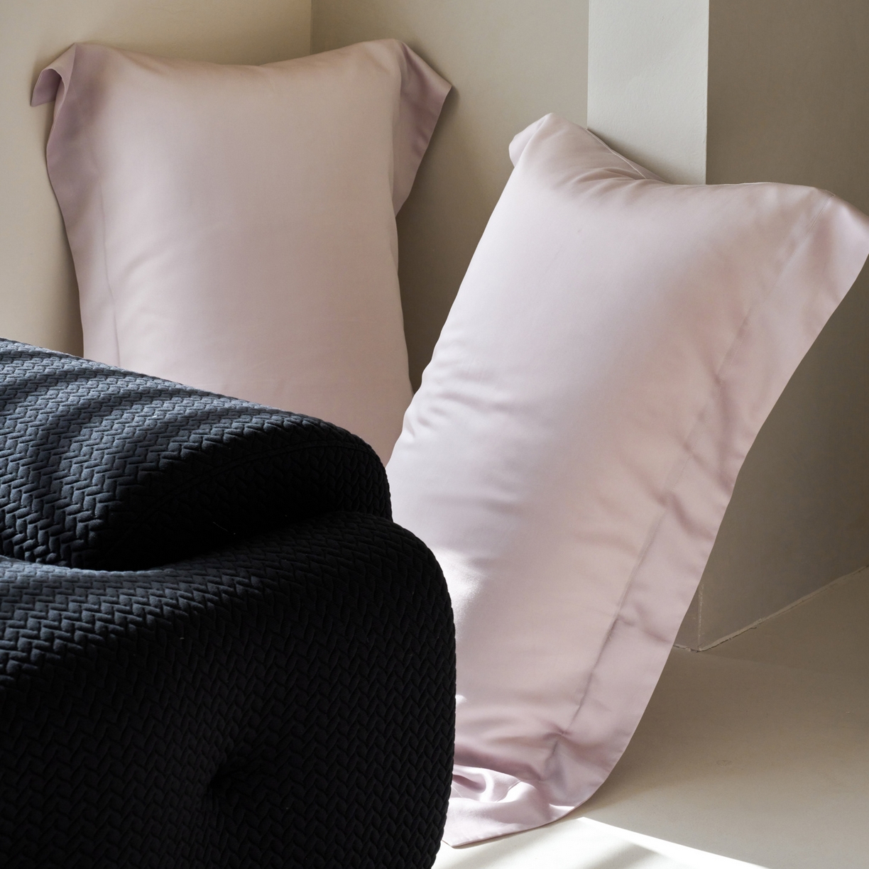 91家纺网 家纺一手货源 找家纺 简纯主义 2026新款100S超细旦进口兰精天丝单枕套枕套单件 柔霜粉