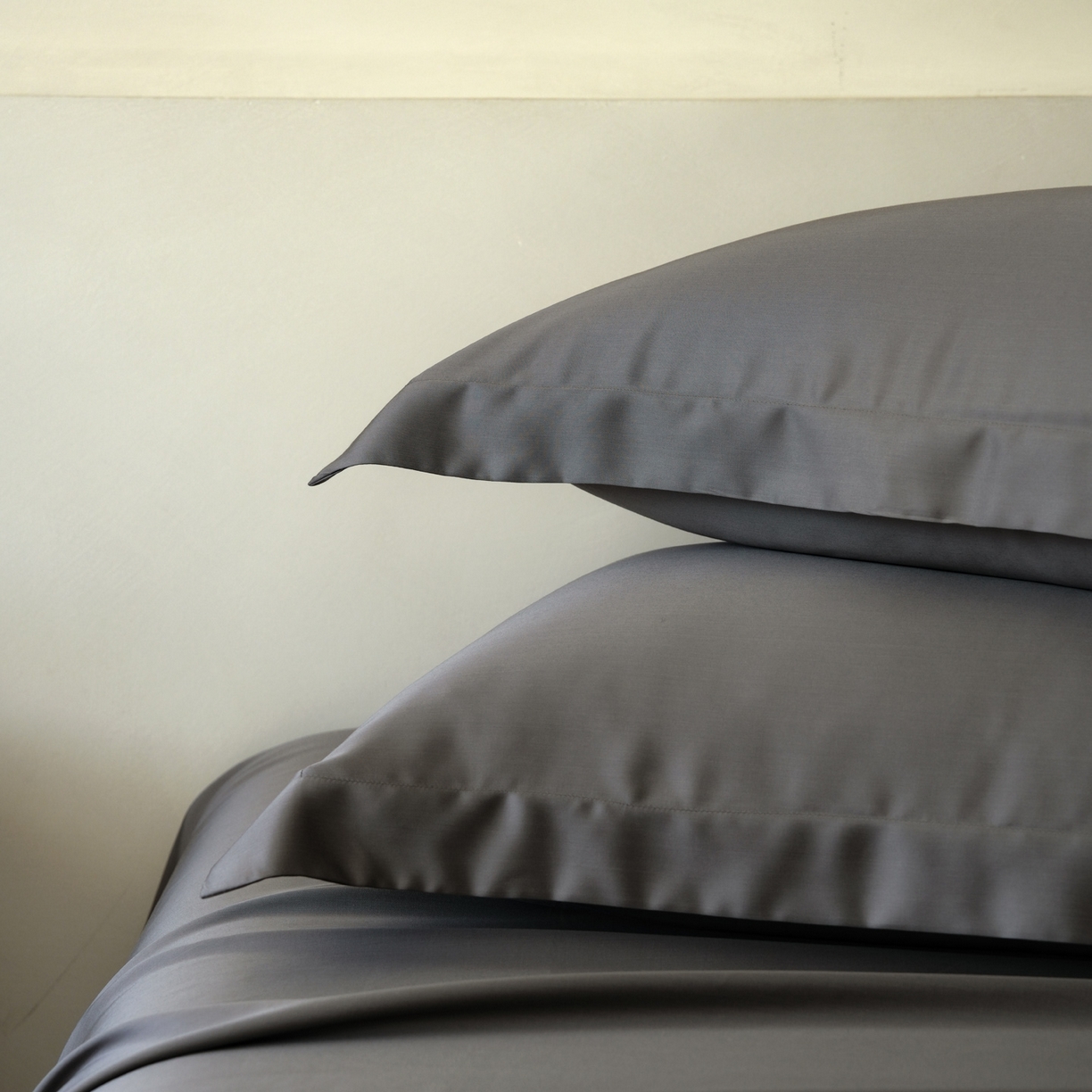 91家纺网 家纺一手货源 找家纺 简纯主义 2026新款100S超细旦进口兰精天丝单枕套枕套单件 雾迷