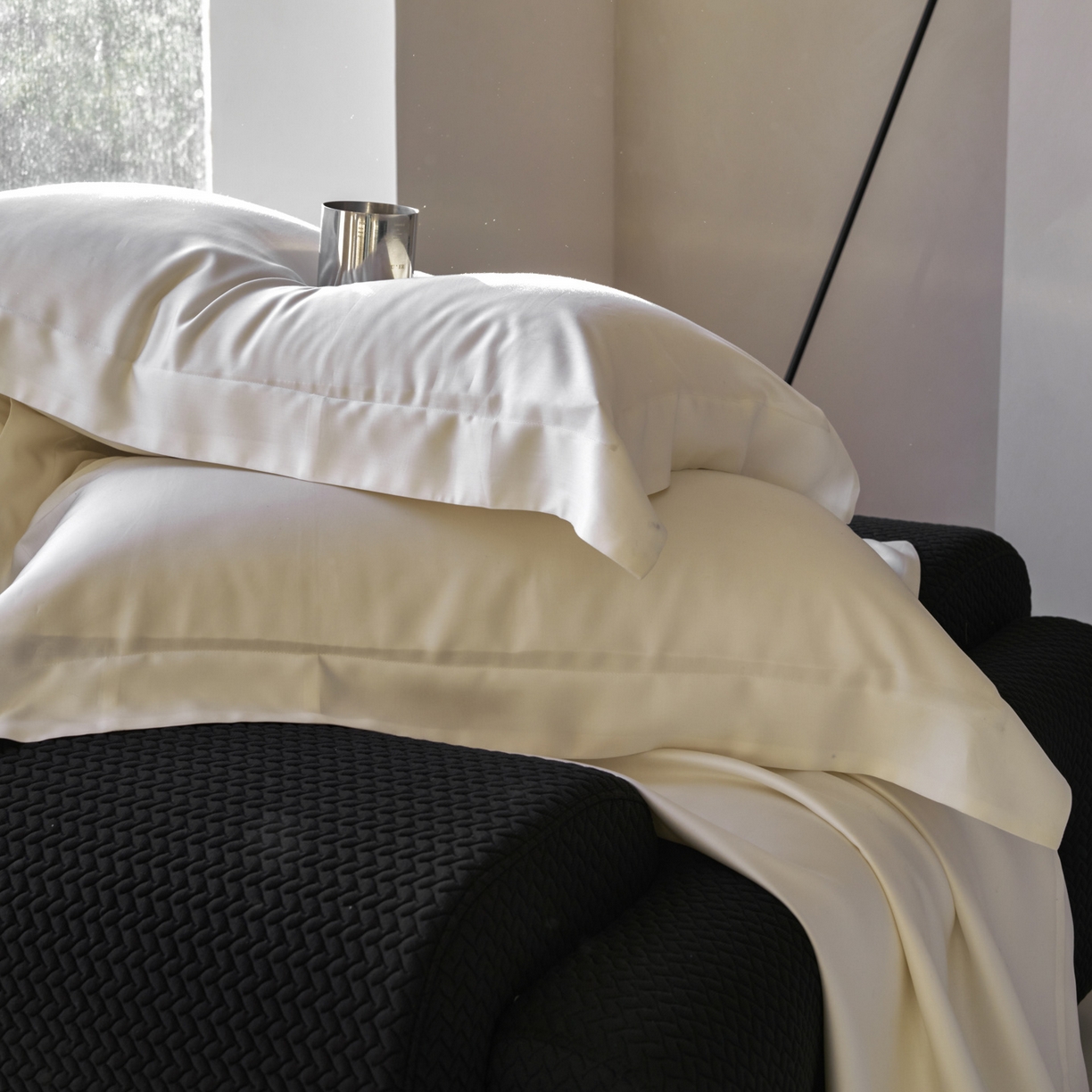 91家纺网 家纺一手货源 找家纺 简纯主义 2026新款100S超细旦进口兰精天丝单枕套枕套单件 杏仁白