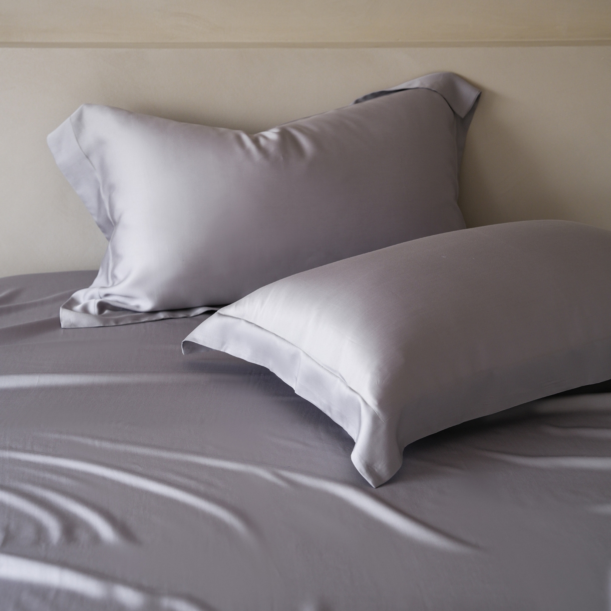 91家纺网 家纺一手货源 找家纺 简纯主义 2026新款100S超细旦进口兰精天丝单枕套枕套单件 紫砂灰