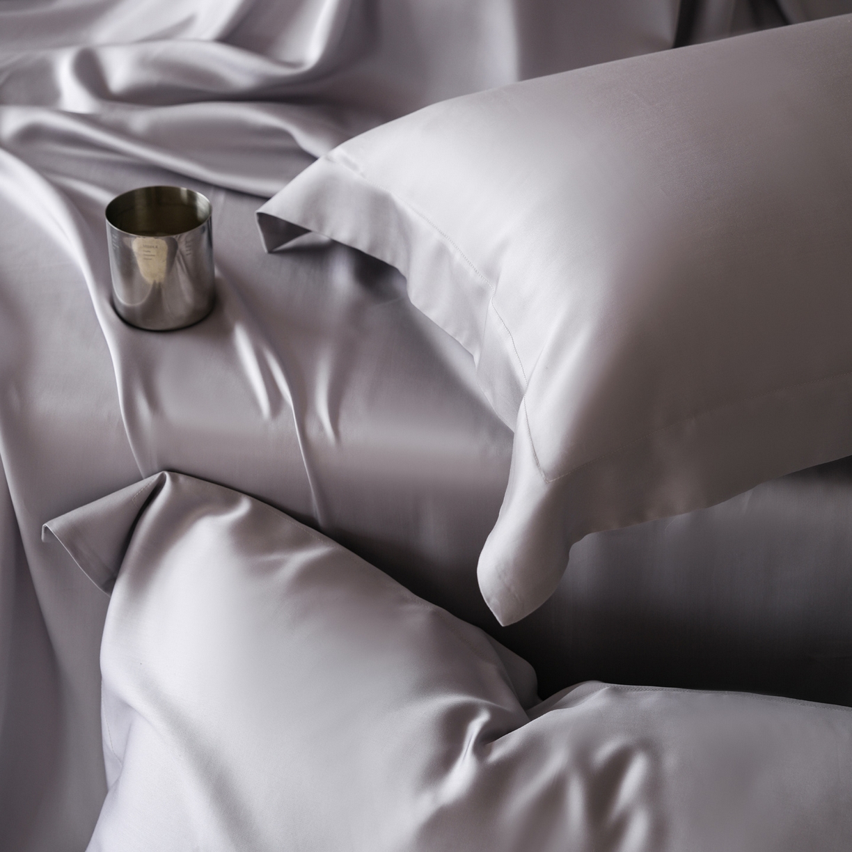 91家纺网 家纺一手货源 找家纺 简纯主义 2026新款100S超细旦进口兰精天丝单枕套枕套单件 紫砂灰