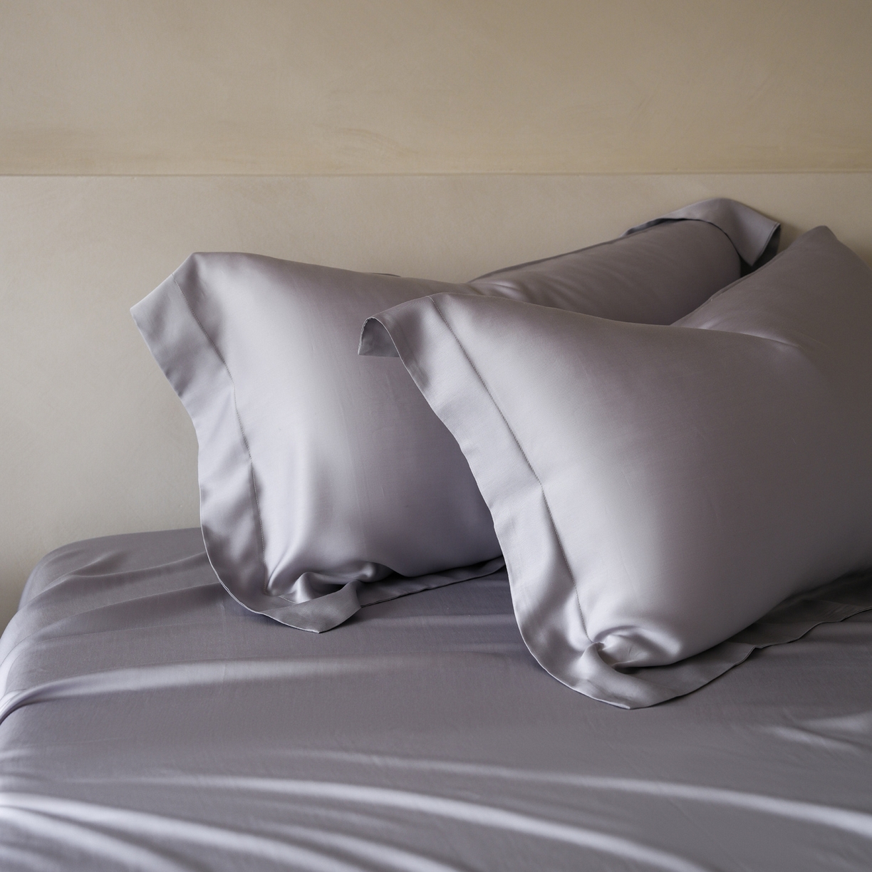 91家纺网 家纺一手货源 找家纺 简纯主义 2026新款100S超细旦进口兰精天丝单枕套枕套单件 紫砂灰