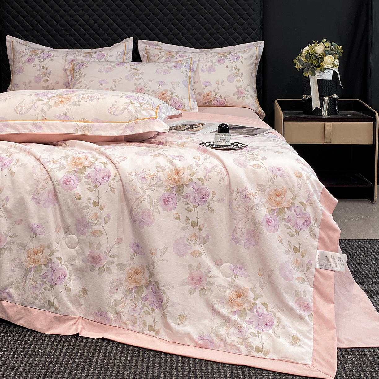 91家纺网 家纺一手货源 找家纺 佳品居 2026新款凉感天丝棉印花系列水洗真丝夏被四件套 伊莉莎-粉