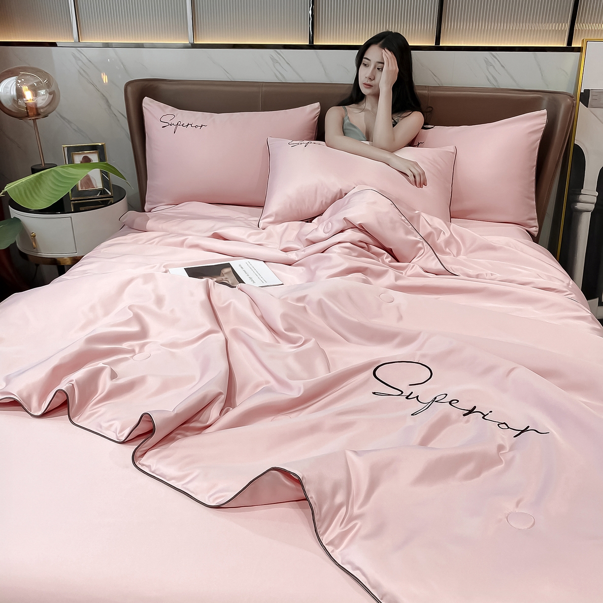 91家纺网 家纺一手货源 找家纺 绒城 2026新款字母刺绣水洗天丝夏被夏凉被空调被四件套-字母 字母豆沙