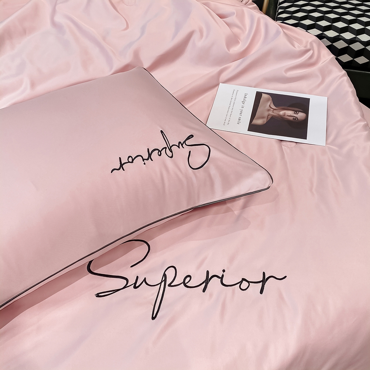 91家纺网 家纺一手货源 找家纺 绒城 2026新款字母刺绣水洗天丝夏被夏凉被空调被四件套-字母 字母豆沙