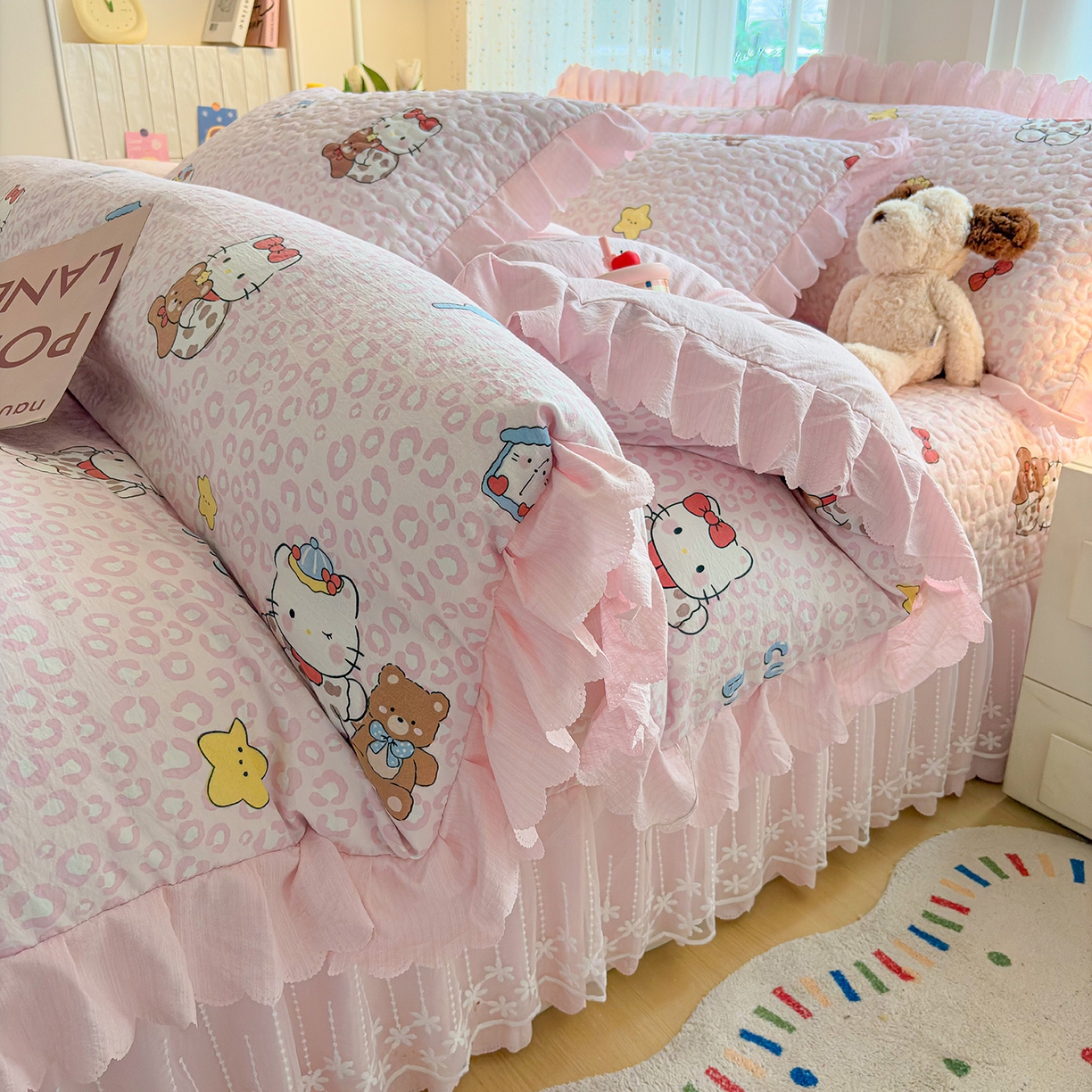 91家纺网 家纺一手货源 找家纺 绒耀家纺 2026春夏直播爆款泡芙棉云感双层纱皱皱纱韩式花边床盖四件套 豹纹KT