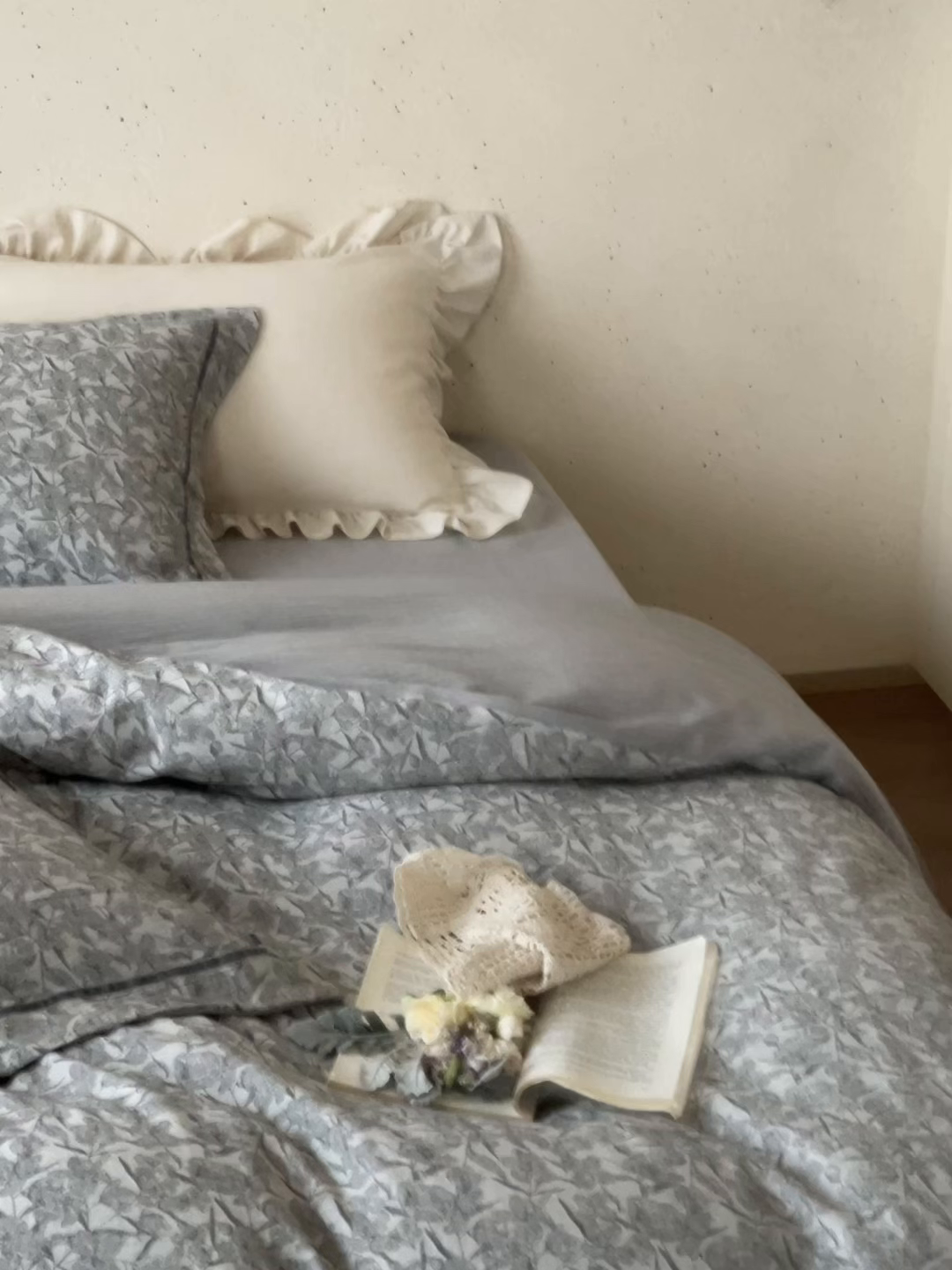 91家纺网 家纺一手货源 找家纺 云上 2026春夏新款全棉纯棉色织提花宽边压丝绒带四件套-乔木（活动后/券后售价 不低于358 上架参考价428起） 乔木-米