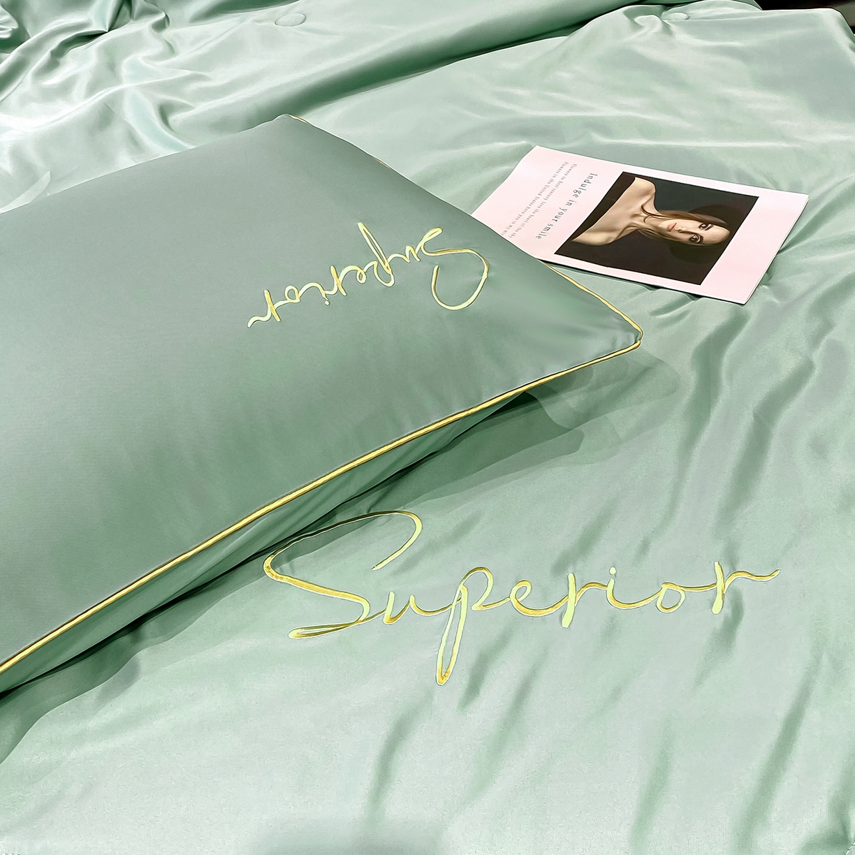 91家纺网 家纺一手货源 找家纺 绒城 2026新款字母刺绣水洗天丝夏被夏凉被空调被四件套-字母 字母琉璃绿