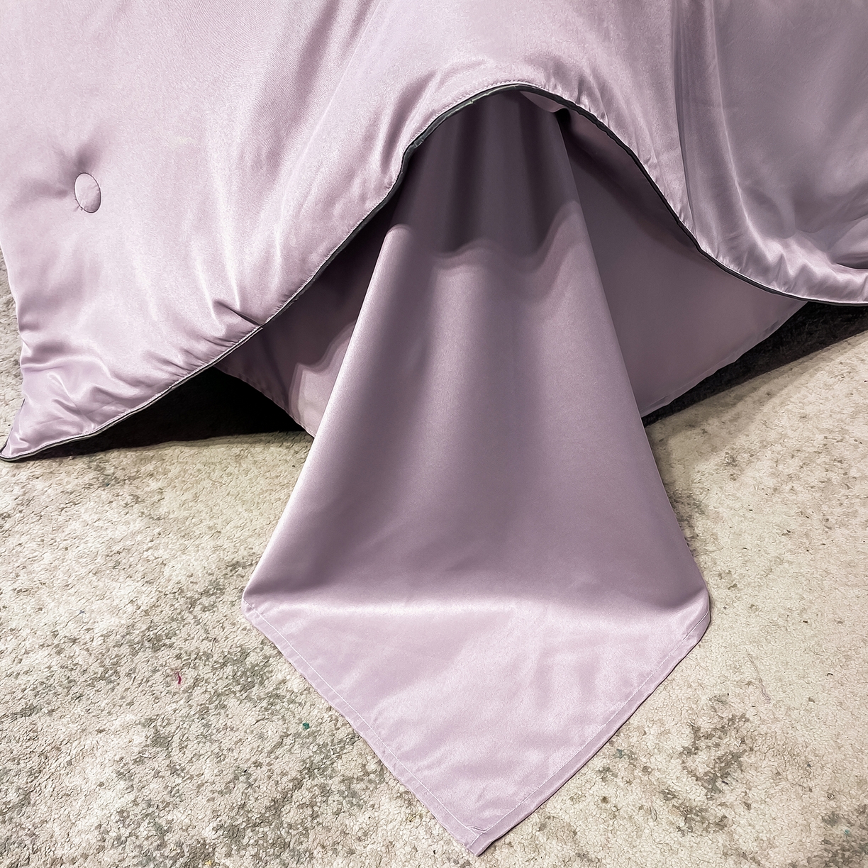 91家纺网 家纺一手货源 找家纺 绒城 2026新款字母刺绣水洗天丝夏被夏凉被空调被四件套-字母 字母烟熏紫