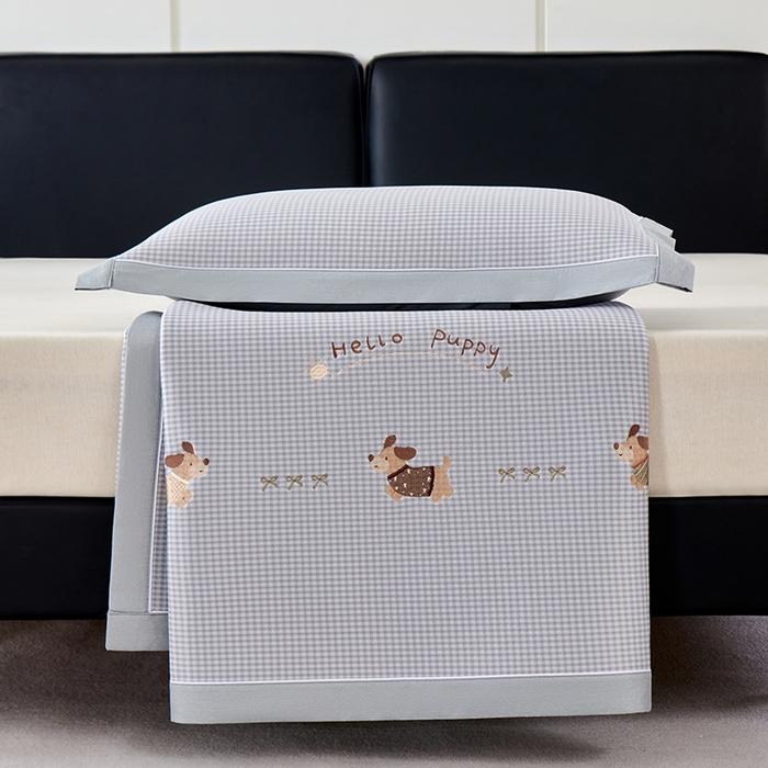 91家纺网 家纺一手货源 找家纺 （总）小牛席业 2026新款腊肠狗绣花凉感冰丝席凉席席子