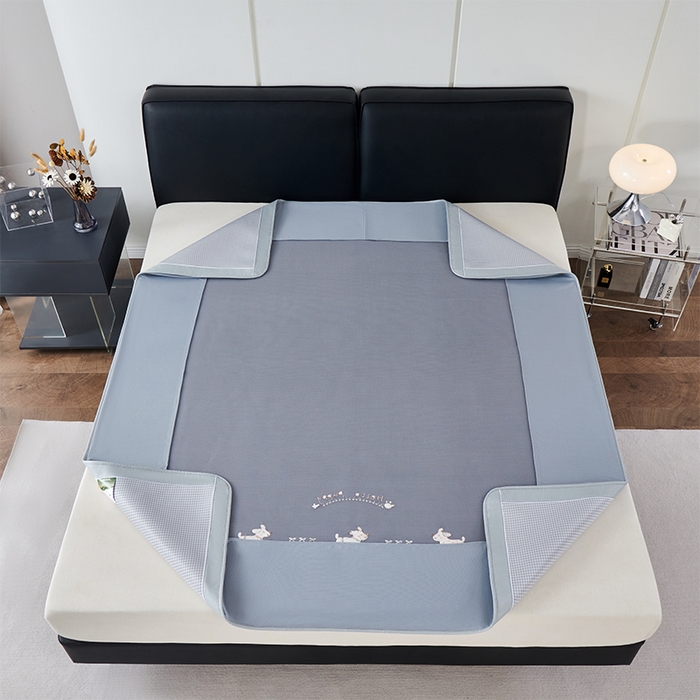 91家纺网 家纺一手货源 找家纺 小牛席业 2026新款腊肠狗绣花凉感冰丝席凉席席子-床笠款 腊肠狗-灰色