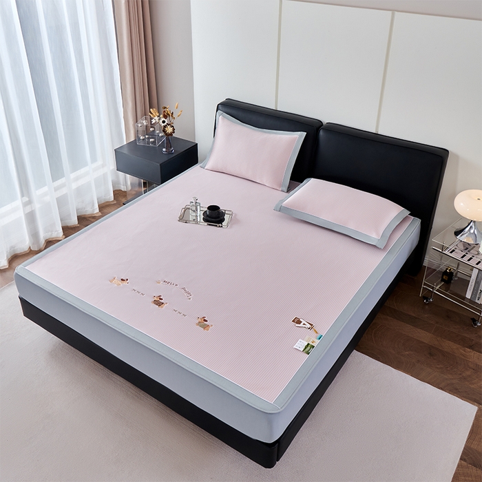 91家纺网 家纺一手货源 找家纺 小牛席业 2026新款腊肠狗绣花凉感冰丝席凉席席子-床笠款 腊肠狗-粉色