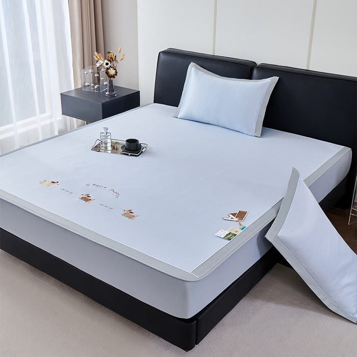 91家纺网 家纺一手货源 找家纺 小牛席业 2026新款腊肠狗绣花凉感冰丝席凉席席子-床笠款 腊肠狗-蓝色