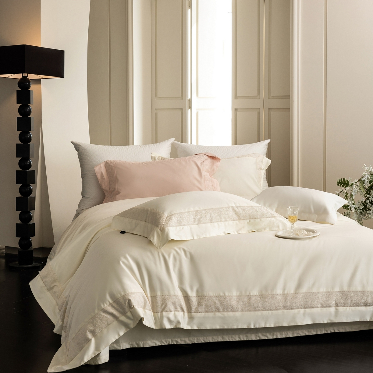 91家纺网 家纺一手货源 找家纺 馨蕊家居 2026新款100S全棉纯棉高定高精密刺绣四件套-兰芙 兰芙-月光白