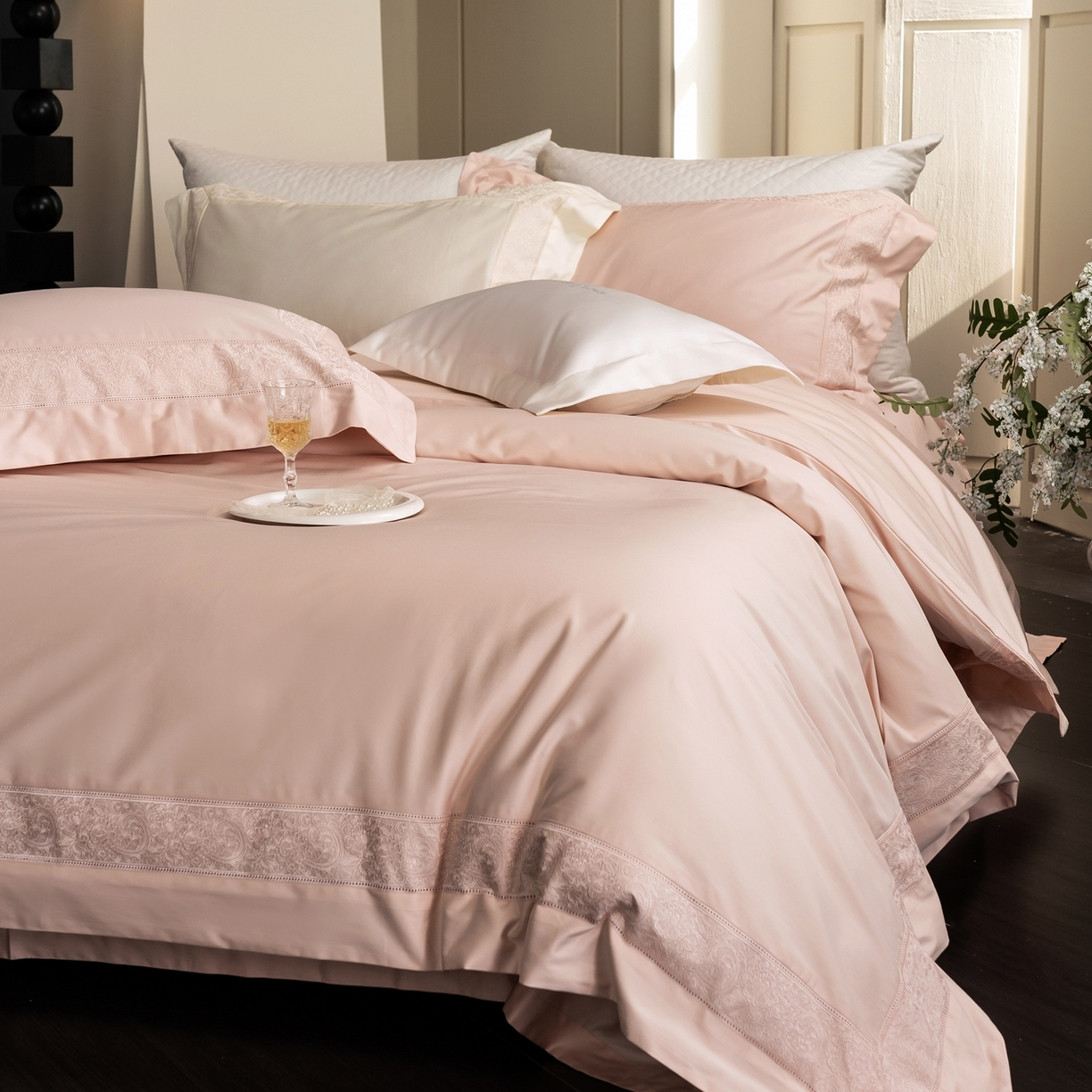 91家纺网 家纺一手货源 找家纺 馨蕊家居 2026新款100S全棉纯棉高定高精密刺绣四件套-兰芙 兰芙-蔷薇粉