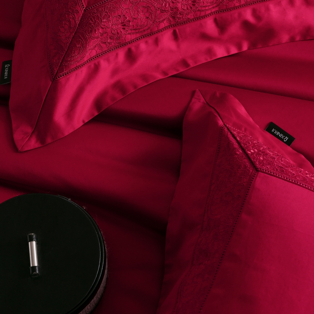 91家纺网 家纺一手货源 找家纺 馨蕊家居 2026新款100S全棉纯棉高定高精密刺绣四件套-兰芙 兰芙-温莎红