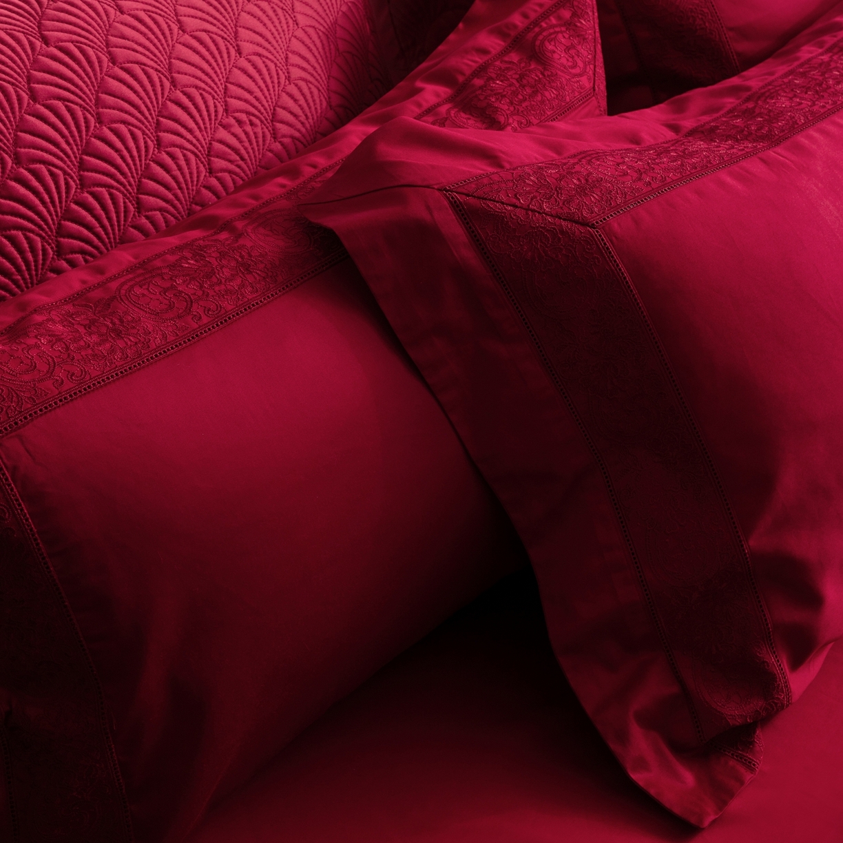 91家纺网 家纺一手货源 找家纺 馨蕊家居 2026新款100S全棉纯棉高定高精密刺绣四件套-兰芙 兰芙-温莎红