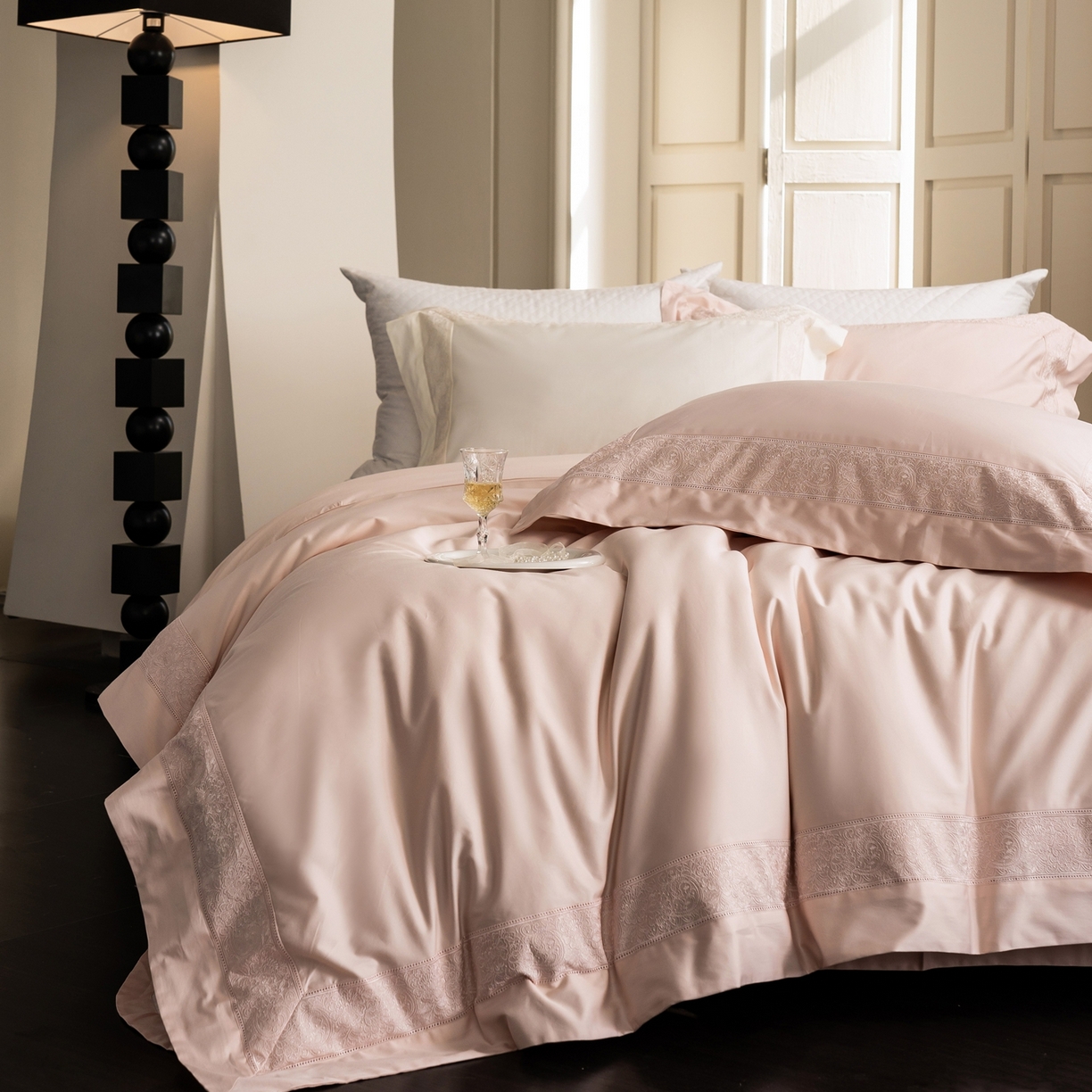 91家纺网 家纺一手货源 找家纺 馨蕊家居 2026新款100S全棉纯棉高定高精密刺绣四件套-兰芙 兰芙-蔷薇粉