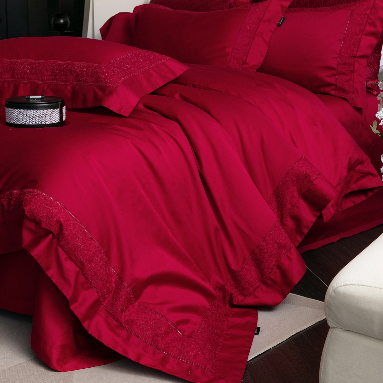 91家纺网 家纺一手货源 找家纺 馨蕊家居 2026新款100S全棉纯棉高定高精密刺绣四件套-兰芙 兰芙-温莎红