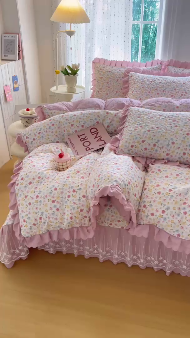 91家纺网 家纺一手货源 找家纺 绒耀家纺 2026春夏直播爆款泡芙棉云感双层纱皱皱纱韩式花边床盖四件套 甜蜜爱恋