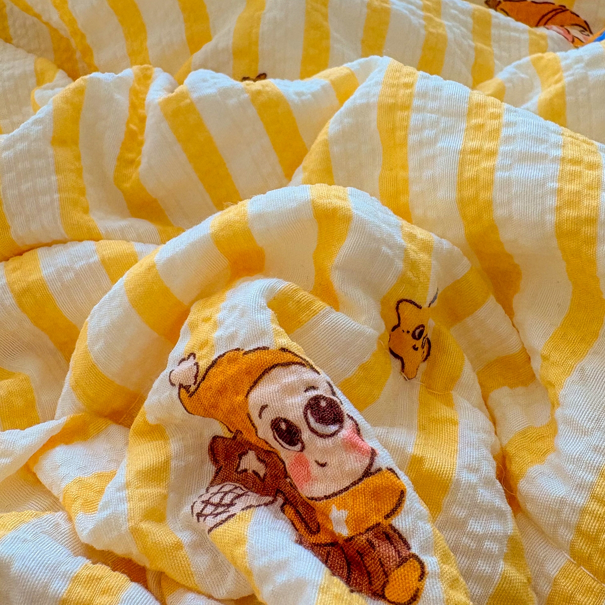 91家纺网 家纺一手货源 找家纺 绒耀家纺 2026春夏直播爆款泡芙棉云感双层纱皱皱纱韩式花边床盖四件套 星星人