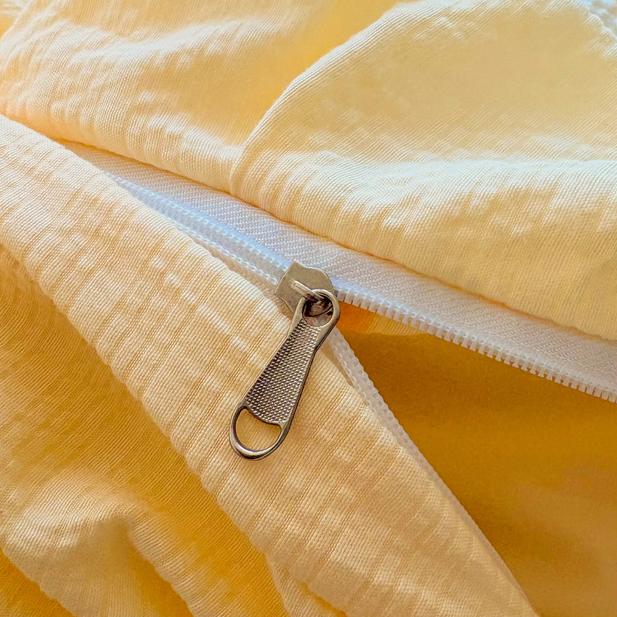 91家纺网 家纺一手货源 找家纺 绒耀家纺 2026春夏直播爆款泡芙棉云感双层纱皱皱纱韩式花边床盖四件套 星星人