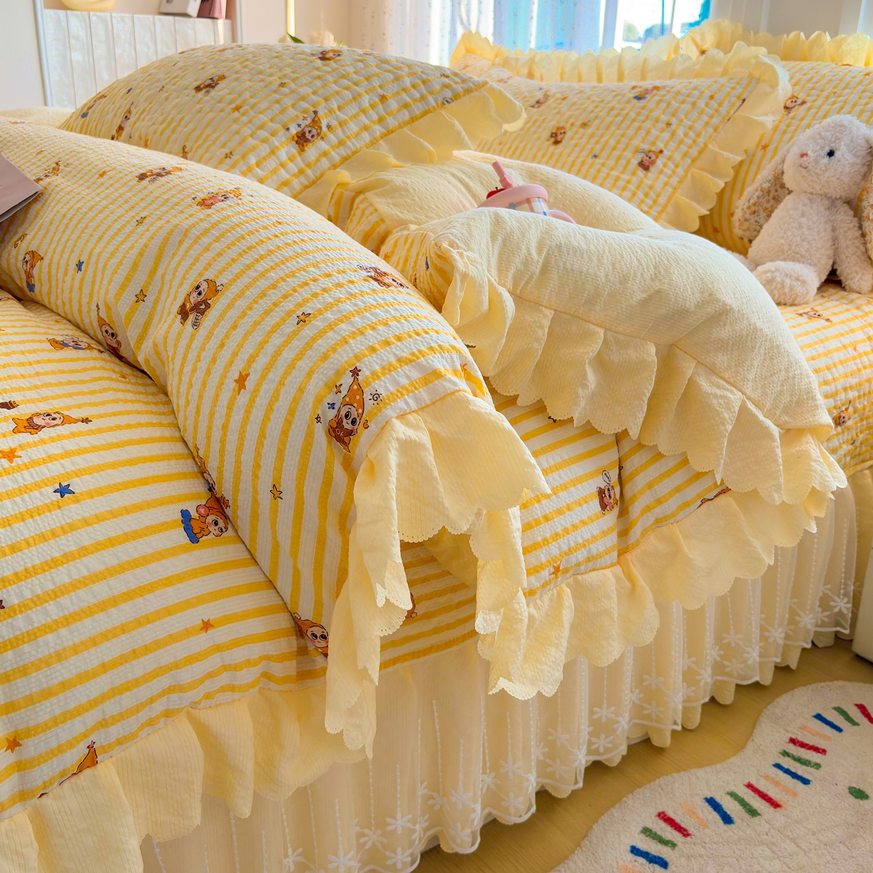 91家纺网 家纺一手货源 找家纺 绒耀家纺 2026春夏直播爆款泡芙棉云感双层纱皱皱纱韩式花边床盖四件套 星星人