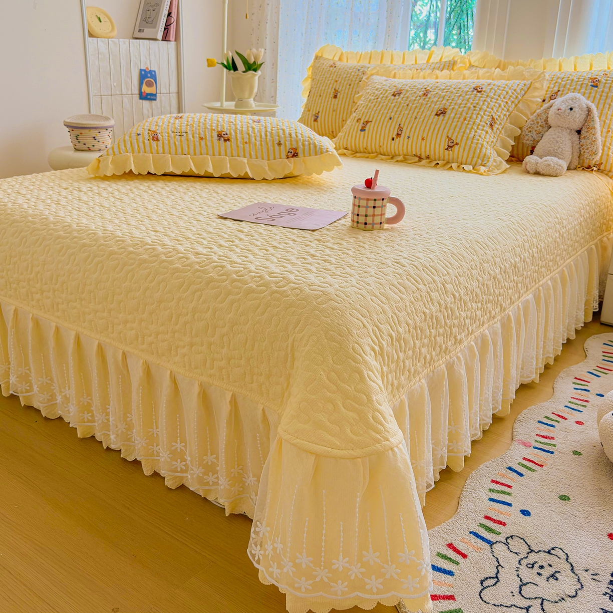 91家纺网 家纺一手货源 找家纺 绒耀家纺 2026春夏直播爆款泡芙棉云感双层纱皱皱纱韩式花边床盖四件套 星星人-AB